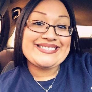 Meet your Posher, Julissa